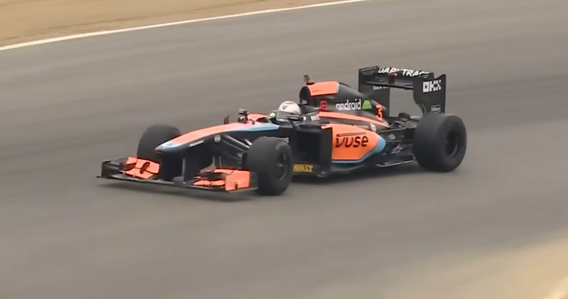 Video: 82-jarige Mario Andretti geeft moderne F1-auto de sporen op Laguna Seca