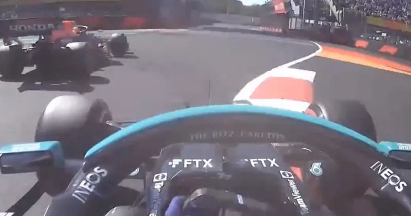 Video. Max Verstappen zit Valtteri Bottas dwars tijdens zijn snelste ronde poging