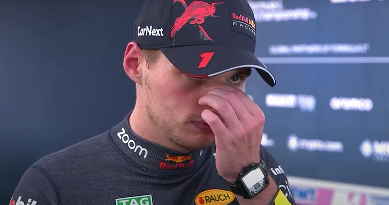 Video. Max Verstappen draagt winst in Austin op aan overleden Red Bull-eigenaar