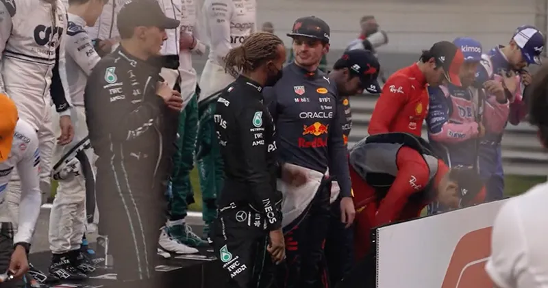 Video. Respectvol moment tussen Max Verstappen en Lewis Hamilton