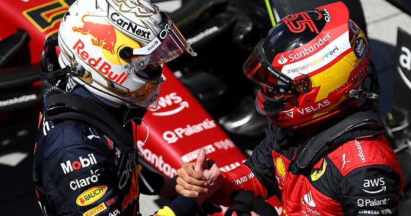 Carlos Sainz waarschuwt Max Verstappen: 'We gaan hem onder druk zetten'