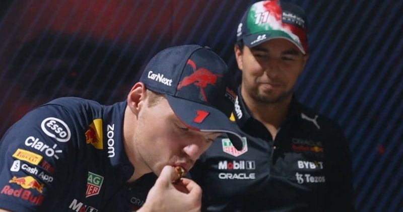 Video. Max Verstappen en Sergio Pérez hebben een 'Kerstdiner'