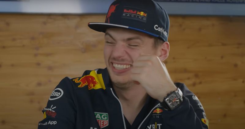 Video: Max Verstappen en Sergio Pérez lachen zich kapot tijdens Red Bull-uitdaging