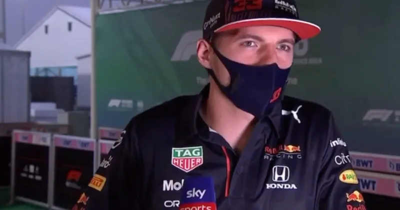 Video. Max Verstappen kapt Sky-reporter af: 'Luister...'