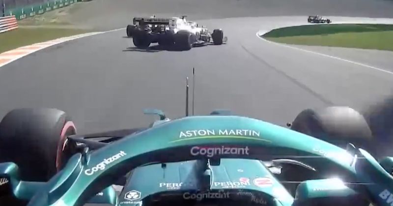 Video. Nikita Mazepin doet een dwaze actie tijdens snelle ronde van Sebastian Vettel