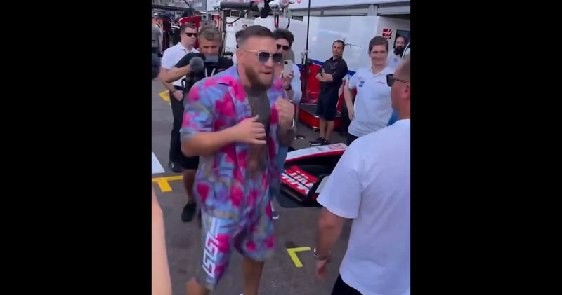 Video. Conor McGregor bezoekt Haas-garage in Monaco