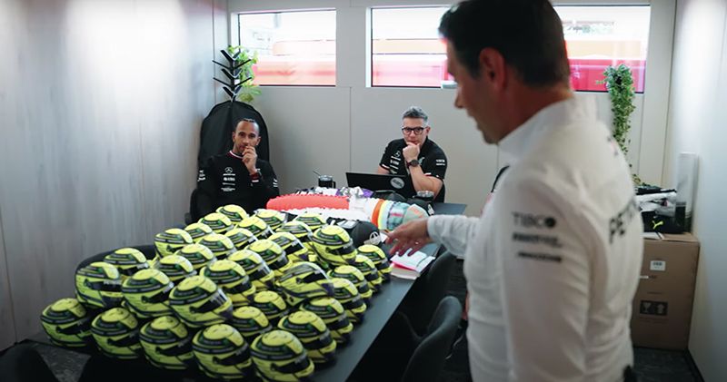 Video. Privé-meeting Lewis Hamilton wordt verstoort door Mercedes-tour