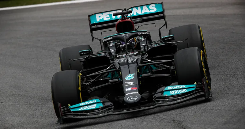 'Voormalig Mercedes-medewerker vertelde Red Bull over trucje met achtervleugel'