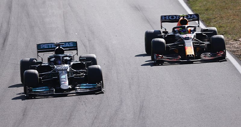 Red Bull Racing sprak met FIA over 'voorkeursbehandeling' van Mercedes