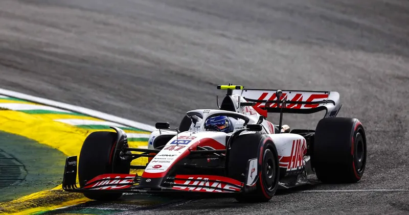 Duitse media: 'Schumacher out - Hulkenberg in bij Haas voor 2023'