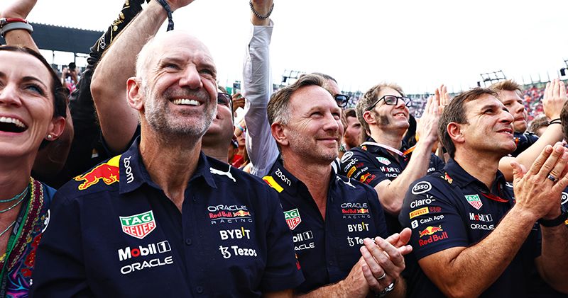 Red Bull Racing maakt FIA-straf belachelijk in online kerstkaart