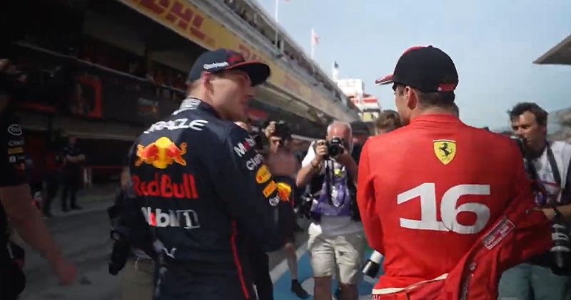 Video. Max Verstappen en Charles Leclerc hebben onderonsje na kwalificatie