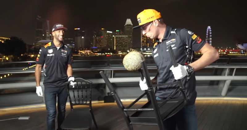 Uit de oude doos: Verstappen en Ricciardo doen de 'Durian Fruit Challenge'