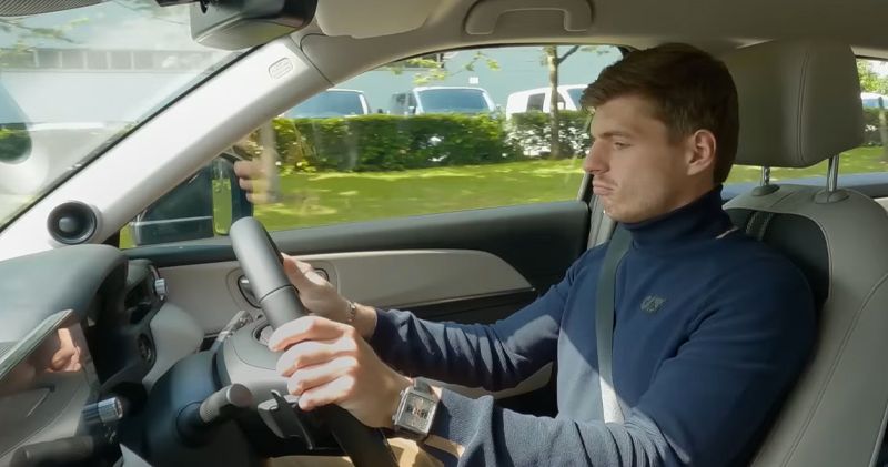 Video: Max Verstappen test nieuwe auto in Honda-reclame