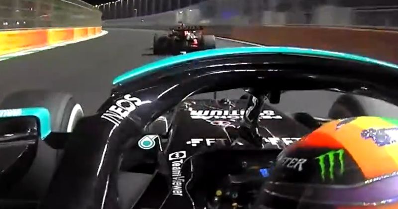 Video. Verstappen en Hamilton klappen op elkaar in laatste bocht