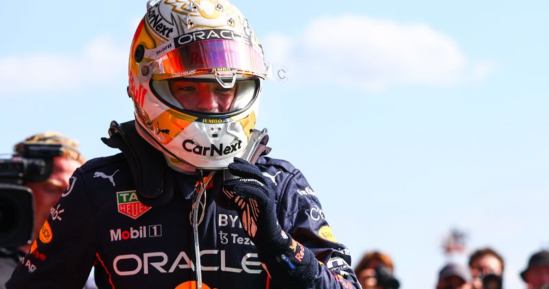 Max Verstappen zegeviert in België, Pérez en Sainz maken podium compleet