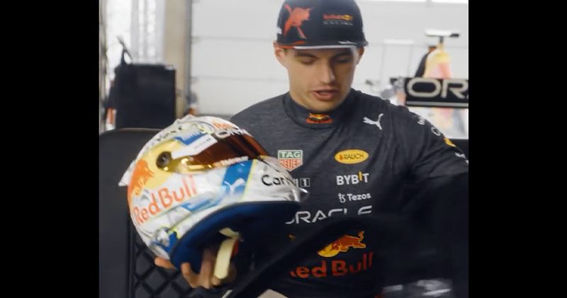 Video. Max Verstappen toont speciale helm voor GP van Oostenrijk