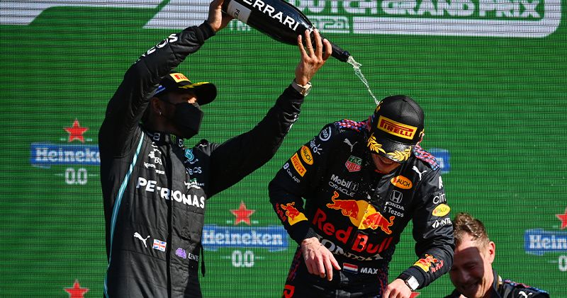Lewis Hamilton laat zich uit over strijd met Max Verstappen