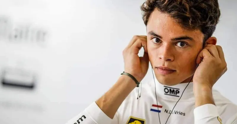 BREAKING. Nyck de Vries vervangt Lewis Hamilton tijdens VT1 in Frankrijk