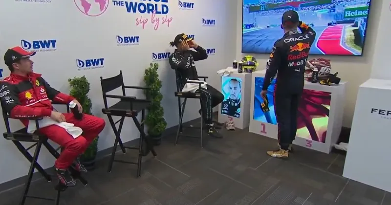 Video: Max Verstappen, Lewis Hamilton en Charles Leclerc hebben onderonsje na de race