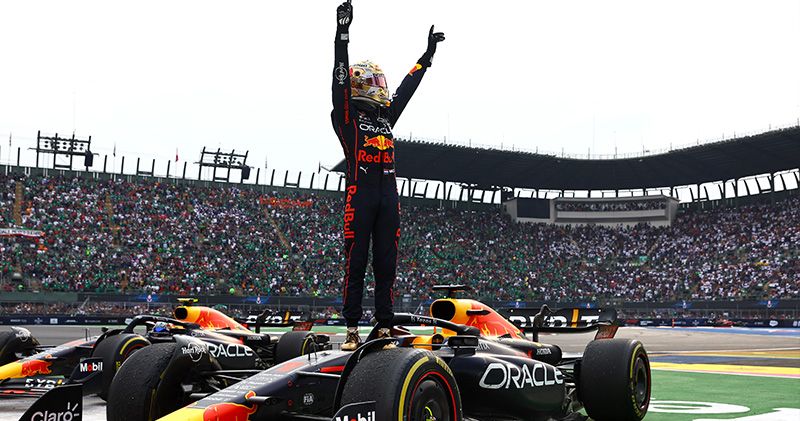 Max Verstappen steekt Lewis Hamilton in financieel opzicht voorbij
