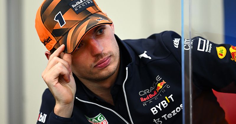 Video. Max Verstappen maakt Daniel Ricciardo aan het lachen: 'Geil...'