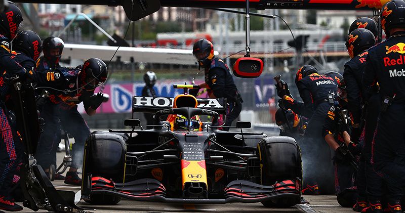 Red Bull-monteur gewond geraakt tijdens pitstop Sergio Pérez