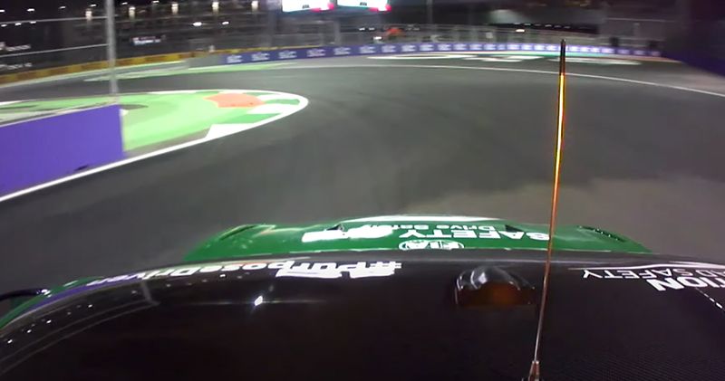 Video. De safety-car toont een rondje over het circuit in Saoedi-Arabië