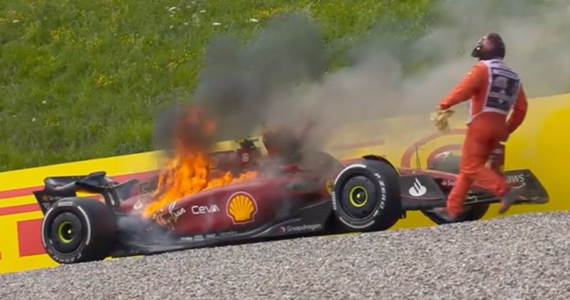 Video. Carlos Sainz probeert uit brandende auto te komen