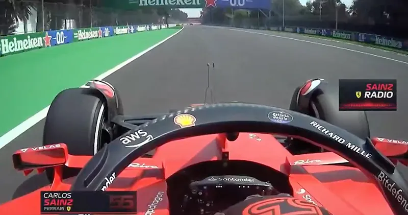 Video. Hilarische boordradio van Carlos Sainz over Nyck de Vries