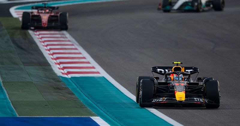 Red Bull Racing gefopt door Ferrari in Abu Dhabi met strategie