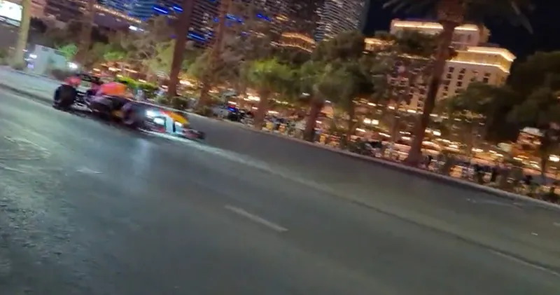 Video. Red Bull doet showrun over The Strip in Las Vegas