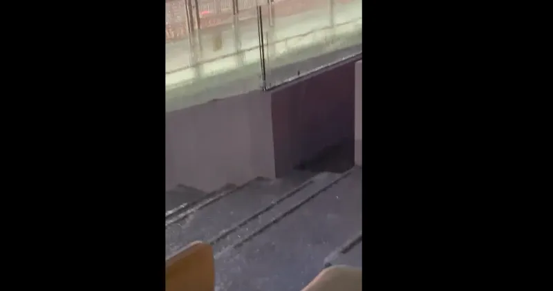 Video: De heftige regenval in de straten van Singapore