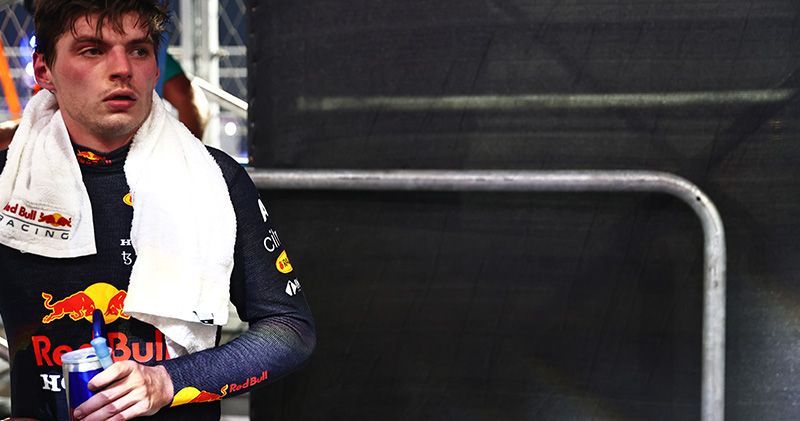 BREAKING. Stewards straffen Max Verstappen voor botsing met Lewis Hamilton