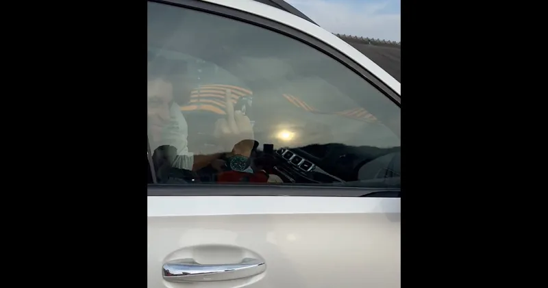 Video: Toto Wolff steekt middelvinger op naar Nederlandse fan in Zandvoort