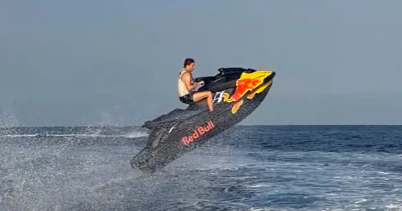 Video. Max Verstappen geniet van laatste dagen vakantie in Monaco