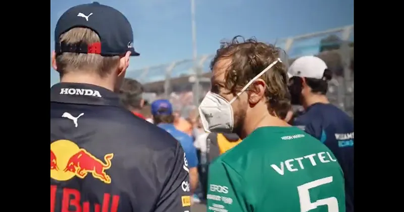 Video. Sebastian Vettel had bijzonder verzoek aan Max Verstappen in Australië