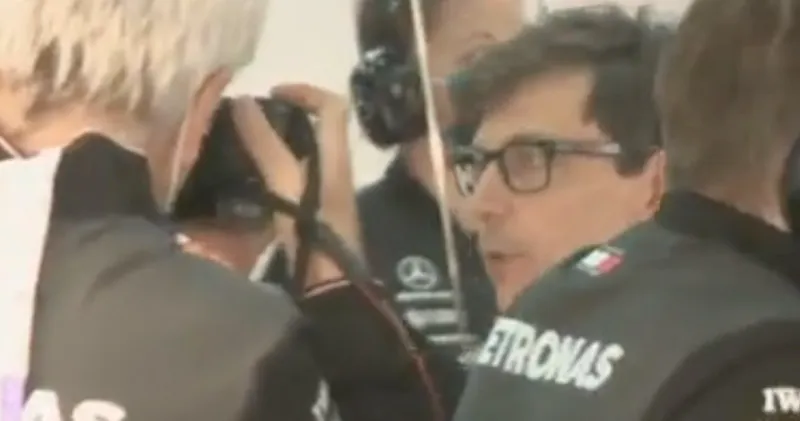 Video. Lewis Hamilton en Toto Wolff ruziën in Mercedes-garage