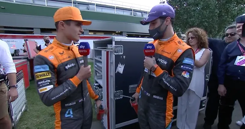 Video. Lando Norris en Daniel Ricciardo vergelijken zweetplekken in Australië