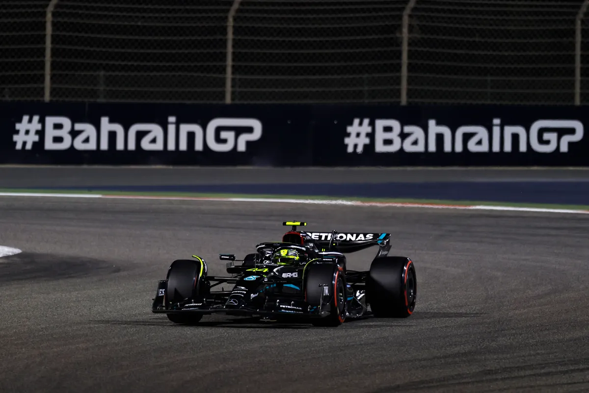 Hamilton zet engineers op hun plaats: 'Wist dat de auto niet goed was toen ik hem voor het eerst zag'