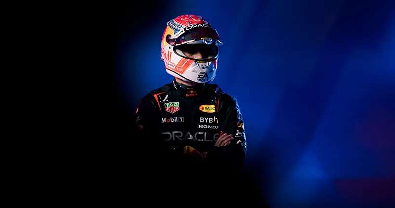 In beeld. De nieuwe helm van Max Verstappen voor het 2023-seizoen