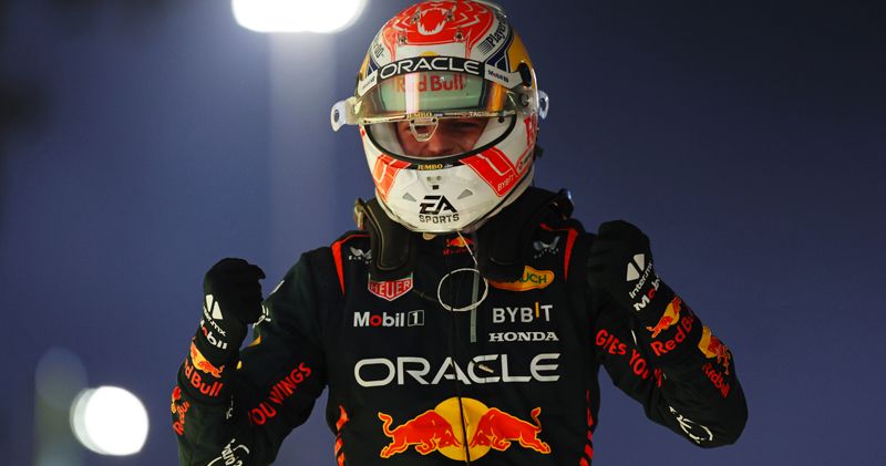 Max Verstappen wint in Bahrein, Sergio Pérez en Fernando Alonso maken podium compleet