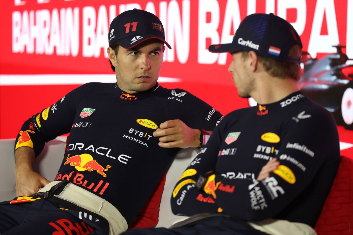 Sergio Pérez confronteert Verstappen na 'negeren' teamorders: 'Werd jou dat niet verteld?!'