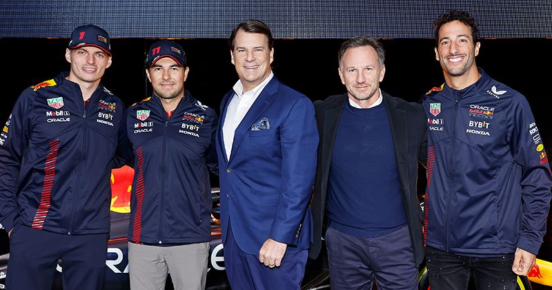 Daniel Ricciardo denkt niet aan inpikken stoeltje Sergio Pérez