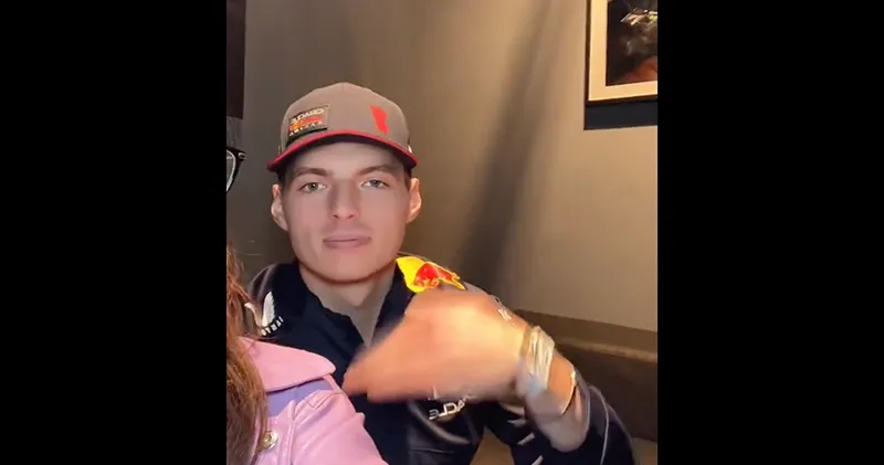Video. Max Verstappen laat zich voor het karretje spannen door Red Bull voor deze TikTok