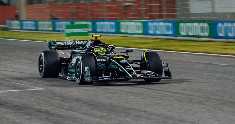 Mercedes vreest voor grote achterstand op Red Bull Racing