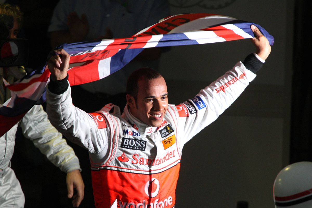Helmut Marko hoopt dat Lewis Hamilton zijn eerste Formule 1-kampioenschap kwijtraakt