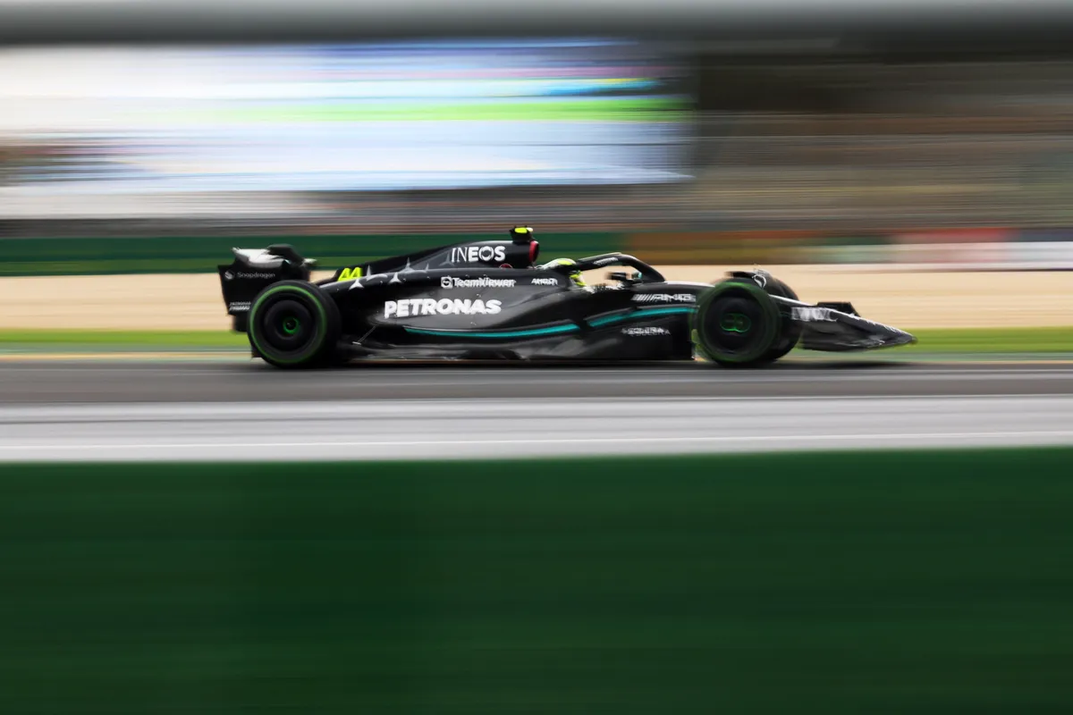 Lewis Hamilton geeft duidelijkheid over vermeende overstap naar Ferrari