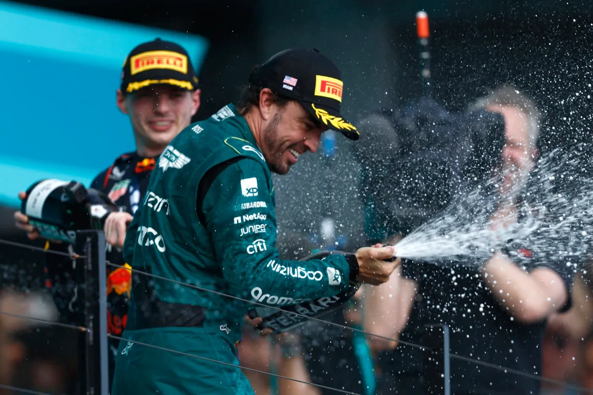 Fernando Alonso gaat in de toekomst harder verdedigen tegen Max Verstappen na 'te makkelijke' winst in Miami