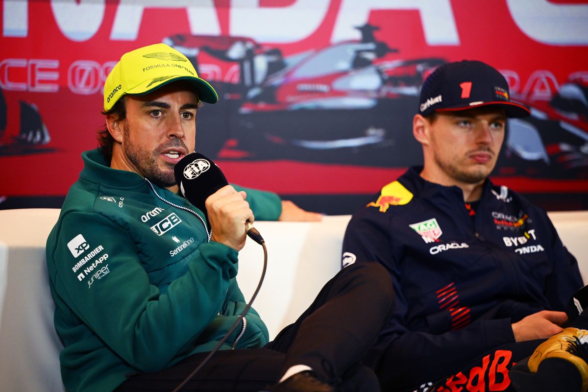 Fernando Alonso trekt vergelijking tussen eigen vader en Jos Verstappen: 'Geen talent'